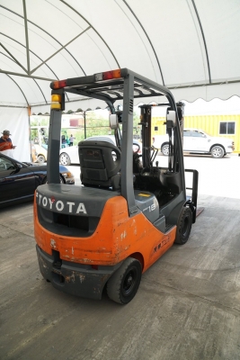 Toyota 8FG18 ยก1.8ตัน เสาสูง3เมตร งาสไลด์หุบ-ถ่าง เครื่องยนต์เบนซิล+LPG ติดตั้งจากโรงงานที่ญี่ปุ่น