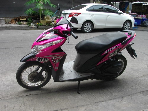 ขาย Honda Click 125i หัวฉีด คอมบายเบรค เครื่องสดสุดเลิศ ขับดีมาก ราคา 22500 บาท ขาย Honda Click 125i หัวฉีด คอมบายเบรค เครื่องสดสุดเลิศ ขับดีมาก ราคา 22500 บาท
