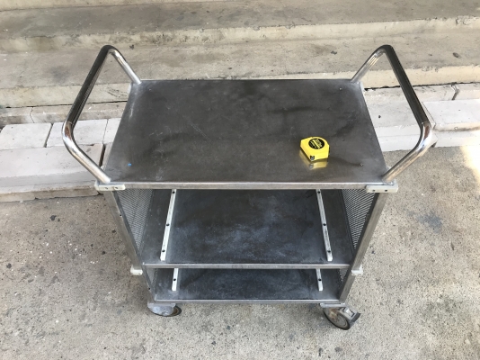 ขายชั้นวางของอเนกประสงค์ เป็นสแตนเลสทั้งชุด สภาพสวย มีล้อเลื่อนในตัว พร้อมใช้งาน ขนาดกำลังดีครับ