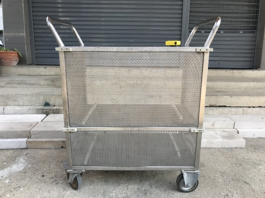 ขายชั้นวางของอเนกประสงค์ เป็นสแตนเลสทั้งชุด สภาพสวย มีล้อเลื่อนในตัว พร้อมใช้งาน ขนาดกำลังดีครับ