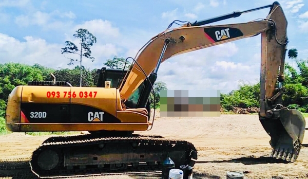 ขายรถแบคโฮ CAT 320 D ญี่ปุ่น 13,XXX ชม.