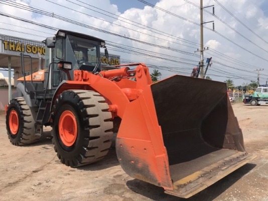 ขายรถตักล้อยาง HITACHI ZW220 นำเข้าเองจากญี่ปุ่น สภาพสวยพร้อมใช้งาน มีVDOการทำงานครับ