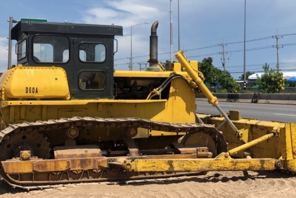 ขายรถดันดิน KOMATSU D60P-6 นำเข้าเองจากญี่ปุ่น สภาพสวยพร้อมใช้ มีVDOการทำงานครับ