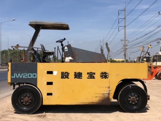 ขายรถบด 9 ล้อ KOMATSU JW200 นำเข้าเองจากญี่ปุ่น สภาพสวยพร้อมใช้ มีVDOการทำงานครับ ขายรถบด 9 ล้อ KOMATSU JW200 นำเข้าเองจากญี่ปุ่น สภาพสวยพร้อมใช้ มีVDOการทำงานครับ