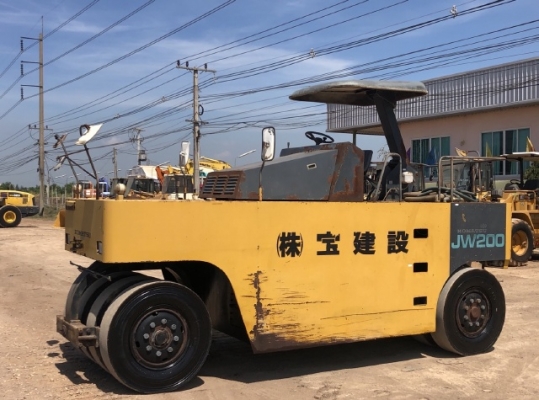 ขายรถบด 9 ล้อ KOMATSU JW200 นำเข้าเองจากญี่ปุ่น สภาพสวยพร้อมใช้ มีVDOการทำงานครับ ขายรถบด 9 ล้อ KOMATSU JW200 นำเข้าเองจากญี่ปุ่น สภาพสวยพร้อมใช้ มีVDOการทำงานครับ