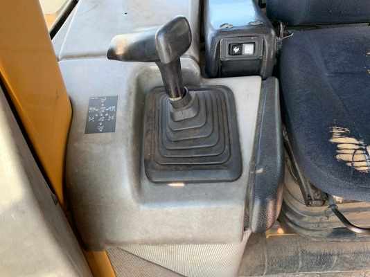 รถดันดิน CAT รุ่น D6N สภาพสวย ๆ นำเข้าตรงจากญี่ปุ่น ราคาไม่แพงครับ รถดันดิน CAT รุ่น D6N สภาพสวย ๆ นำเข้าตรงจากญี่ปุ่น ราคาไม่แพงครับ