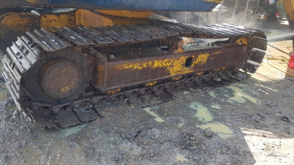 ขายด่วน KOMATSU PC60 -5 สภาพสวย พร้อมใช้งาน เครื่องปั้มดี เยี่ยม  โซ่ช่วงล่างสวย สนใจสอบถามดูรถได้ ที่ 093 0764943 Kตั้ม