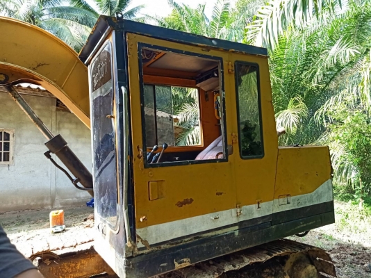 ขาย 255,000 KOMATSU pc 60-3 เครื่องดี ปั๊มแรง เอวแน่น ช่วงล่างดี รถพร้อมใช้งาน เอกสารซื้อขาย รถอยู่ ปทุมธานี 092-595-6777 061-446-2662 ญิ๋งยุ