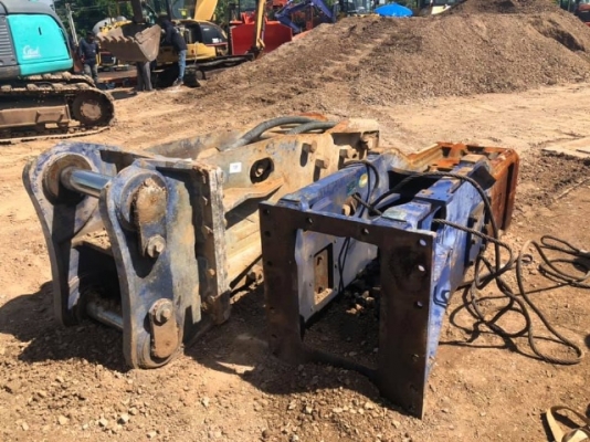 ขายหัวกระแทก KONAN MKB3000V ปี 2012 สำหรับรถขุดขนาด 35 - 40 ตัน นำเข้าจากญี่ปุ่น