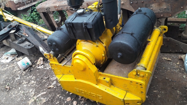 BOMAG รุ่นBW75S มือสองญี่ปุ่น ขนาดใหญ่ 1 ตัน บดอัดสั่นสเทือนได้ เครื่องดีเซล1สูบ สภาพดีพร้อมใช้งาน 78000 โทร 084-5424150