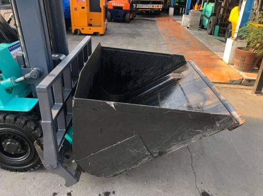 ขายรถตักยางพารา195,000บาทพร้อมใช้งานและส่งให้ ขายรถตักยางพารา195,000บาทพร้อมใช้งานและส่งให้