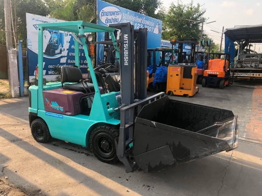 ขายรถตักยางพารา195,000บาทพร้อมใช้งานและส่งให้ ขายรถตักยางพารา195,000บาทพร้อมใช้งานและส่งให้