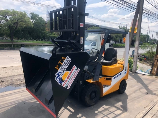 ขายรถตักยางพาราตักทะลายปาล์ม