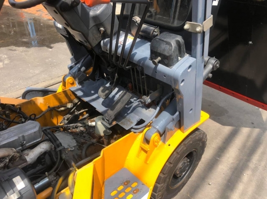 ขายรถตักยางพาราตักทะลายปาล์ม