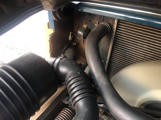 ขายรถตักยางพารา330000บาทพร้อมใช้งาน