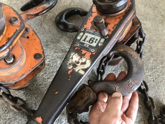 ขายรอกโซ่มือโยก(กำมะลอ) Vital 1.6ton made in Japan โซ่ยาว 1.5เมตร สภาพสวย ขึ้นลงนิ่ม พร้อมใช้งาน มี 2ตัว ราคาตัวละ 2,800 บาท