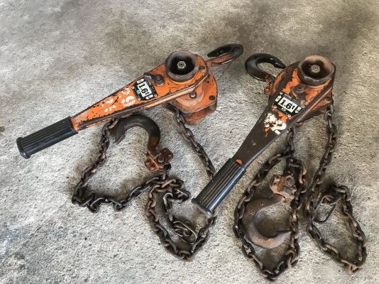 ขายรอกโซ่มือโยก(กำมะลอ) Vital 1.6ton made in Japan โซ่ยาว 1.5เมตร สภาพสวย ขึ้นลงนิ่ม พร้อมใช้งาน มี 2ตัว ราคาตัวละ 2,800 บาท