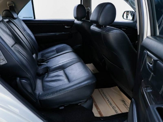 ออกรถ 0 บาท FORTUNER 3.0 V 2015