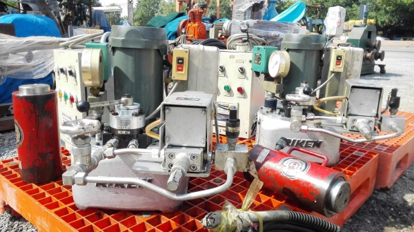 ชุดปั้มไฮดรอลิค RIKEN SEIKI แรงดันสูงสุด 700 bar มอเตอร์ต้นกำลัง 1 HP ใช้ไฟบ้าน 220V มาพร้อมชุดแม่แร ชุดปั้มไฮดรอลิค RIKEN SEIKI แรงดันสูงสุด 700 bar มอเตอร์ต้นกำลัง 1 HP ใช้ไฟบ้าน 220V มาพร้อมชุดแม่แร