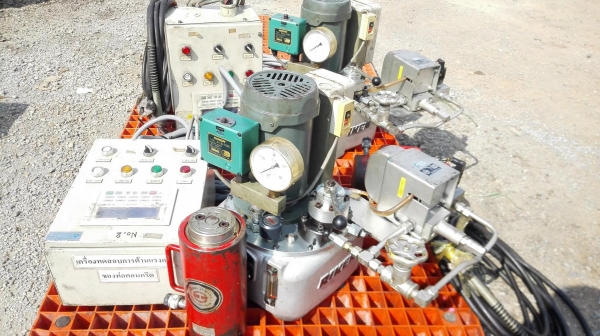 ชุดปั้มไฮดรอลิค RIKEN SEIKI แรงดันสูงสุด 700 bar มอเตอร์ต้นกำลัง 1 HP ใช้ไฟบ้าน 220V มาพร้อมชุดแม่แร ชุดปั้มไฮดรอลิค RIKEN SEIKI แรงดันสูงสุด 700 bar มอเตอร์ต้นกำลัง 1 HP ใช้ไฟบ้าน 220V มาพร้อมชุดแม่แร