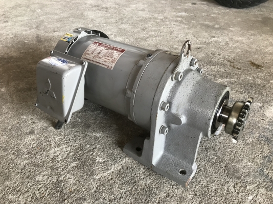 ขายมอเตอร์เกียร์ Cycro drive Sumitomo 1HP. 380V made in Japan อัตราทด 1:43 เพลาออกประมาณ 33รอบต่อนาที สภาพสวยใหม่มากเดิมๆ หมุนนิ่ม พร้อมใช้งาน