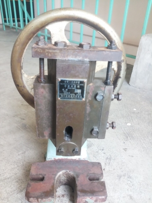 ปั๊มพวงมาลัย 12 นิ้ว