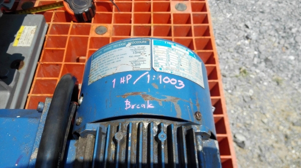 มอเตอร์เกียร์ทดญี่ปุ่น SUMITOMO JAPAN ขนาด 1 HP อัตราทด 1:1003 (1.4 rpm) มีระบบเบรคในตัว ไฟ 380V ทดห มอเตอร์เกียร์ทดญี่ปุ่น SUMITOMO JAPAN ขนาด 1 HP อัตราทด 1:1003 (1.4 rpm) มีระบบเบรคในตัว ไฟ 380V ทดห