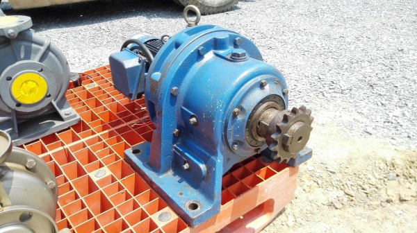 มอเตอร์เกียร์ทดญี่ปุ่น SUMITOMO JAPAN ขนาด 1 HP อัตราทด 1:1003 (1.4 rpm) มีระบบเบรคในตัว ไฟ 380V ทดห มอเตอร์เกียร์ทดญี่ปุ่น SUMITOMO JAPAN ขนาด 1 HP อัตราทด 1:1003 (1.4 rpm) มีระบบเบรคในตัว ไฟ 380V ทดห
