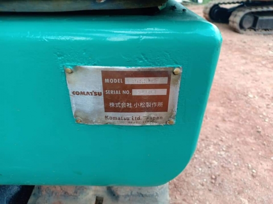ขาย KOMATSU PC30-7. เก่านอกแท้  สภาพสวย มีลายแย๊ก เครื่องปั๊มแห้ง  ใช้ โทร 089-3818694 จ๊อย