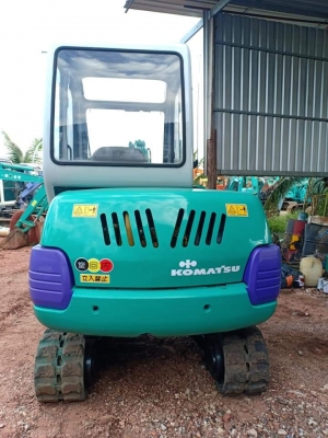 ขาย KOMATSU PC30-7. เก่านอกแท้  สภาพสวย มีลายแย๊ก เครื่องปั๊มแห้ง  ใช้ โทร 089-3818694 จ๊อย