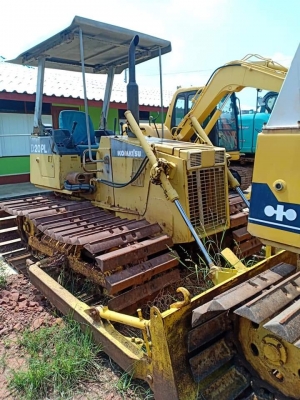 ขายรถดัน  KOMATSU D20PL-7. เก่านอกแท้  แทรคใหญ่  สภาพสวย พร้อมใช้  โทร 089-3818694 จ๊อย