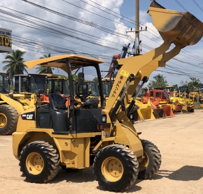 ขายรถตักล้อยาง CAT 901B (3,XXX ชั่วโมง) นำเข้าเองจากญี่ปุ่น สภาพสวยพร้อมใช้งาน มีVDOการทำงานครับ