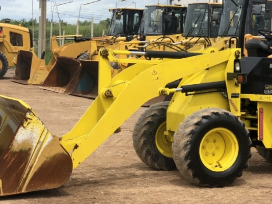 ขายรถตักล้อยาง CAT 903B (เทียบเท่า WA50) แขนยาวพิเศษ นำเข้าเองจากญี่ปุ่น สภาพพร้อมใช้ มีVDOการทำงานครับ