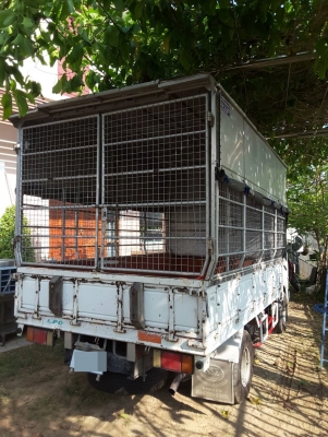 โครงหลังคารถสี่ล้อกลาง ขนาด 1.8x3.2x1.4 เมตร ไม่รั่ว มีผ้าใบด้านข้างสองด้าน ไม่คดงอ ด้านข้างเป็นอลูมิเนียม งานดี ถอดออกเพราะจะใส่คอกไม่มีหลังคา ของที่ร้านเองค่ะ ราคา 7,900 บาท ไม่ไกลส่งให้ฟรีค่ะ