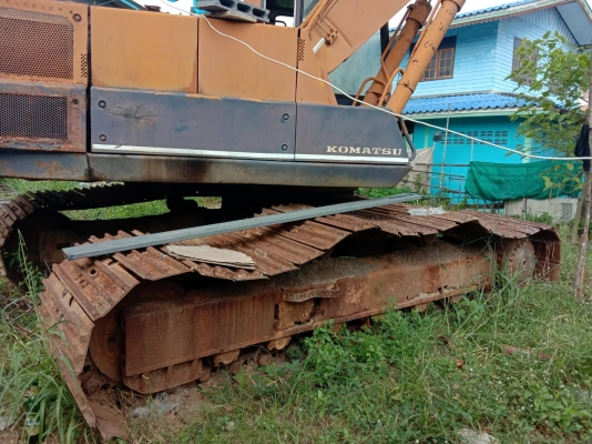 ขายKOMATSU PC200-3 มี2คันขายตามสภาพราคาคันละ 300,000