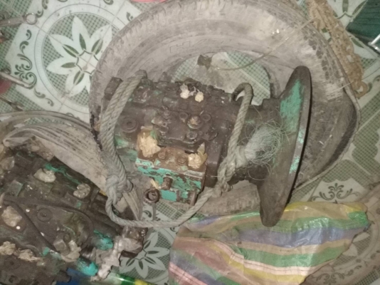 ขายKOBELCO SK200-V ธรรมดาเอกสารอินวอย มีเครื่อง มีปั้ม แพคอลโทรล โซ่พร้อมแผ่น1ข้าง ตัวเดินเสีย1ข้าง