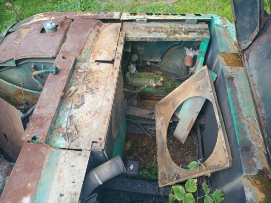 ขายKOBELCO SK200-V ธรรมดาเอกสารอินวอย มีเครื่อง มีปั้ม แพคอลโทรล โซ่พร้อมแผ่น1ข้าง ตัวเดินเสีย1ข้าง