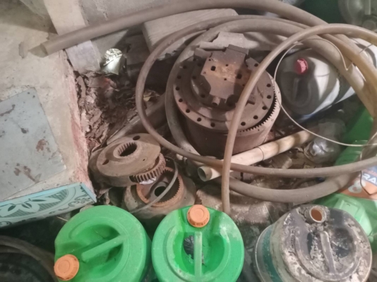 ขายKOBELCO SK200-V ธรรมดา มีเครื่อง มีปั้ม แพคอลโทรล โซ่พร้อมแผ่น1ข้าง ตัวเดินเสีย1ข้างราคา 250,000