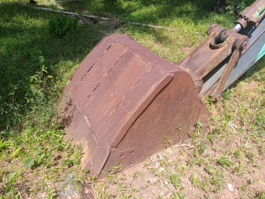 ขายKOBELCO SK200-V ธรรมดา มีเครื่อง มีปั้ม แพคอลโทรล โซ่พร้อมแผ่น1ข้าง ตัวเดินเสีย1ข้างราคา 250,000