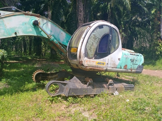 ขายKOBELCO SK200-V ธรรมดา มีเครื่อง มีปั้ม แพคอลโทรล โซ่พร้อมแผ่น1ข้าง ตัวเดินเสีย1ข้างราคา 250,000