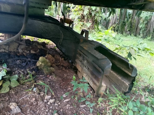 ขายKOBELCO SK200-V ธรรมดา มีเครื่อง มีปั้ม แพคอลโทรล โซ่พร้อมแผ่น1ข้าง ตัวเดินเสีย1ข้างราคา 250,000