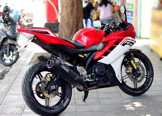 R15 สีขาวแดง ปี2558  มีเล่มเอกสารครบ โปรโมชั่น 29900