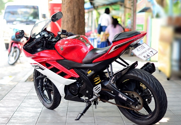 R15 สีขาวแดง ปี2558  มีเล่มเอกสารครบ โปรโมชั่น 29900