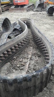 ขายแทรคยางจำนวน 74 ข้อ(แบบฟันหมา) สำหรับใส่กับรถดั้มตีนตะขาบ สินค้าเก่านอกสภาพดี