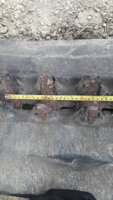 ขายแทรคยางจำนวน 74 ข้อ(แบบฟันหมา) สำหรับใส่กับรถดั้มตีนตะขาบ สินค้าเก่านอกสภาพดี ขายแทรคยางจำนวน 74 ข้อ(แบบฟันหมา) สำหรับใส่กับรถดั้มตีนตะขาบ สินค้าเก่านอกสภาพดี