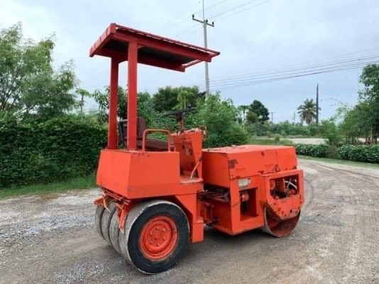 ขาย  235,000  รถบด 4 ตัน เอวอ่อน  KOMATSU JV 40-1 ทำงาน 1,960 ชม เก่านอก 1  ปี เครื่องดี ปั้มเเรง  เอวแน่น ยางดี สั่นแรง รถพร้อมใช้ เอกสารสัญญาซื้อขาย รถอยู่  นครปฐม โทร 0610710295  สนใจ รายการสินค้า อื่นๆ ที่ เว็ปไชค์ Truck2Hand https://www.truck2hand.co