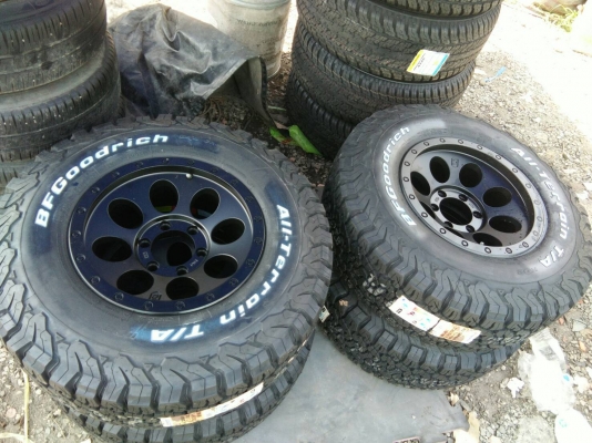 ขายแม็กใหม่ 6รู 9ออฟ0 พร้อมยาง BF 265/75R16 U.S.A ปี19 ชุดละ 32900 บาท ราคานี้มีชุดเดียวครับ