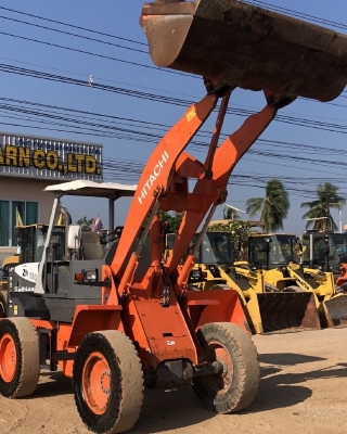 ขายรถตักล้อยาง HITACHI ZW100 ปี 2012 แขนยาวพิเศษ นำเข้าเองจากญี่ปุ่น สภาพสวยพร้อมใช้งาน มีVDOการทำงานครับ