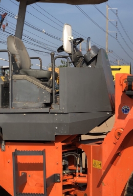 ขายรถตักล้อยาง HITACHI ZW100 ปี 2012 แขนยาวพิเศษ นำเข้าเองจากญี่ปุ่น สภาพสวยพร้อมใช้งาน มีVDOการทำงานครับ