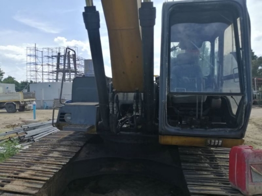 ขายHITACHI EX200-2 ระบบไฟแม๊กปั้มเครื่องเพิ่งทำมาใหม่ราคา 300,000